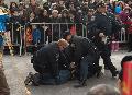 騷擾法輪功紐約遊行　暴徒被逮捕-1